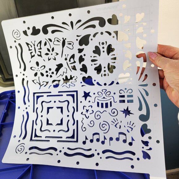 Fiskars ScrapBoss Embossing System 12x12 Scrapbooking - Picture 2 of 7